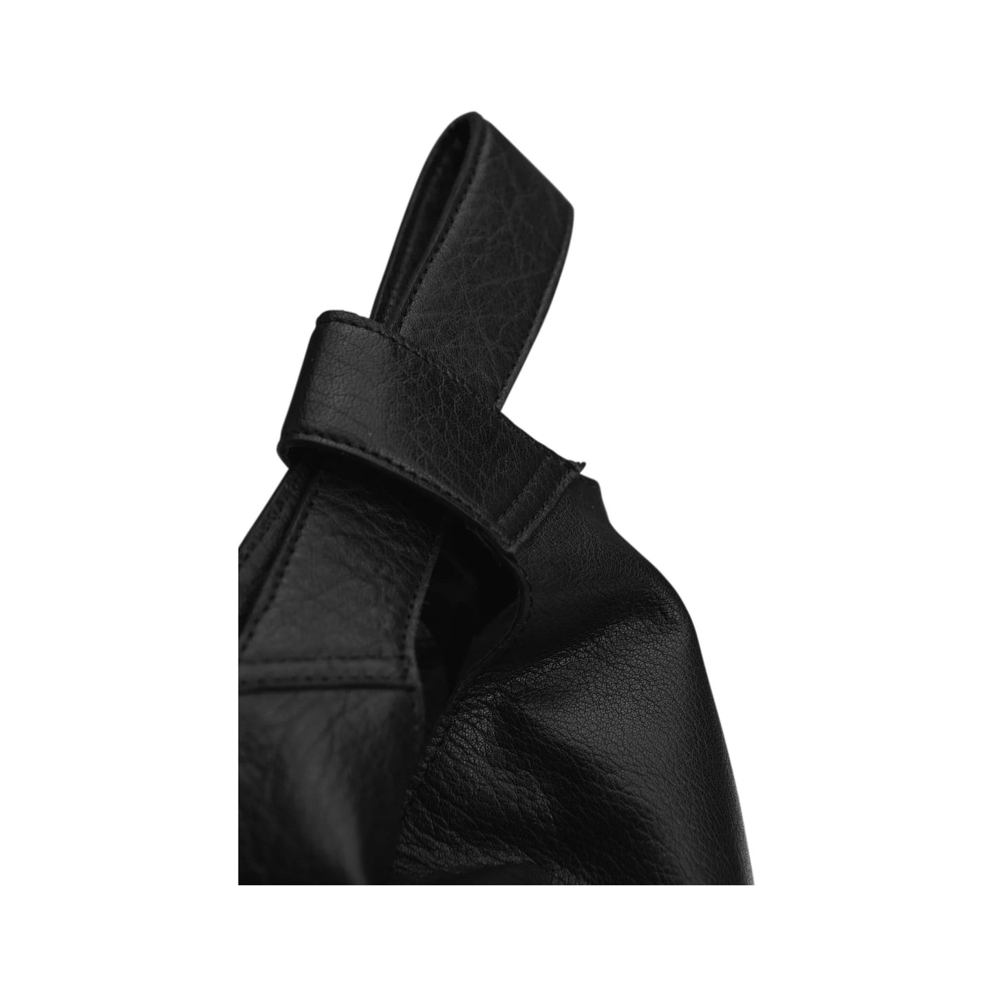 洗練と機能を纏うレザーノットバッグ|ジャナ|muud:ムー