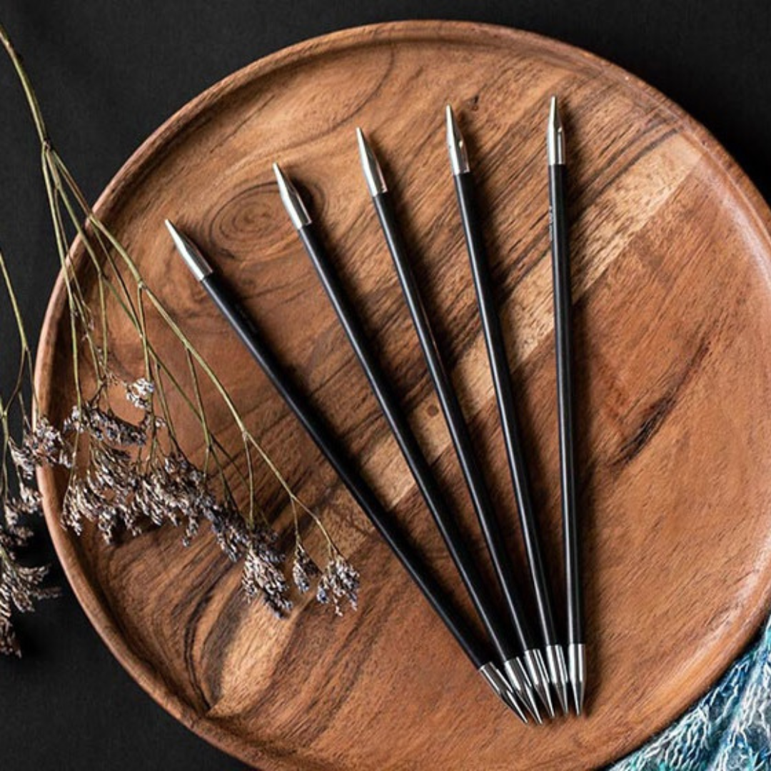 カーボン製の編み針が変える編み心地 軽さと滑らかさの魅力