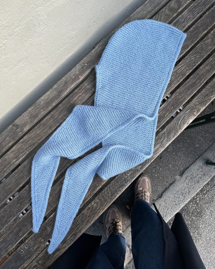 フードとマフラーがひとつに ソフィーフード｜毛糸 & 日本語文章パターン付きキット｜PetiteKnit：プチニット