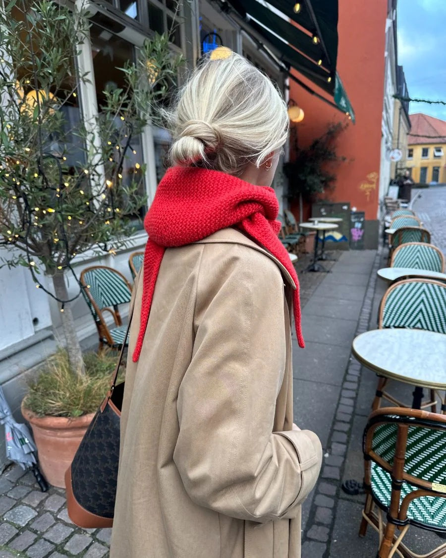 フードとマフラーがひとつに ソフィーフード｜毛糸 & 日本語文章パターン付きキット｜PetiteKnit：プチニット