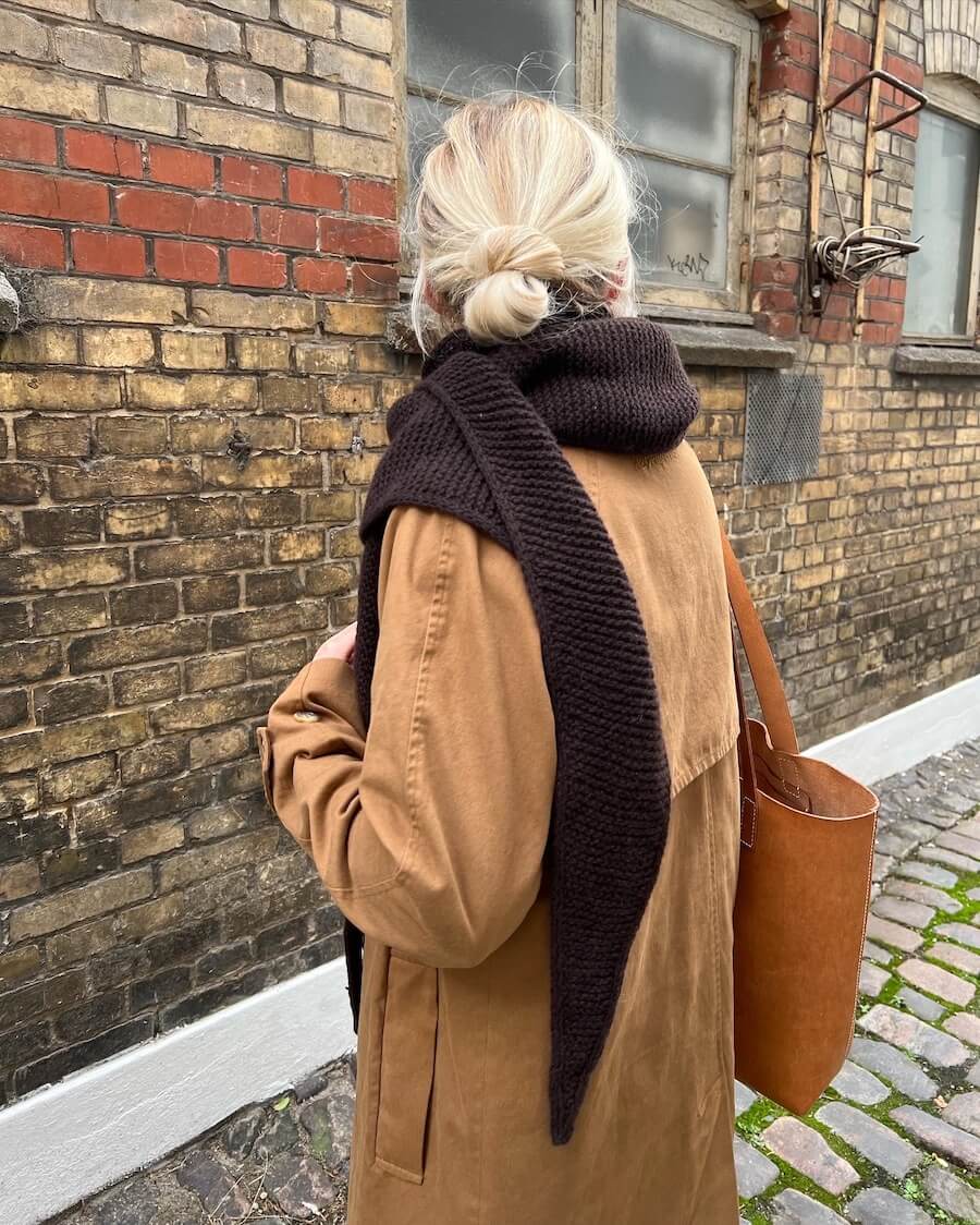 ひと続きで美しい形 ソフィーショール｜毛糸 & 日本語文章パターン付きキット｜PetiteKnit：プチニット