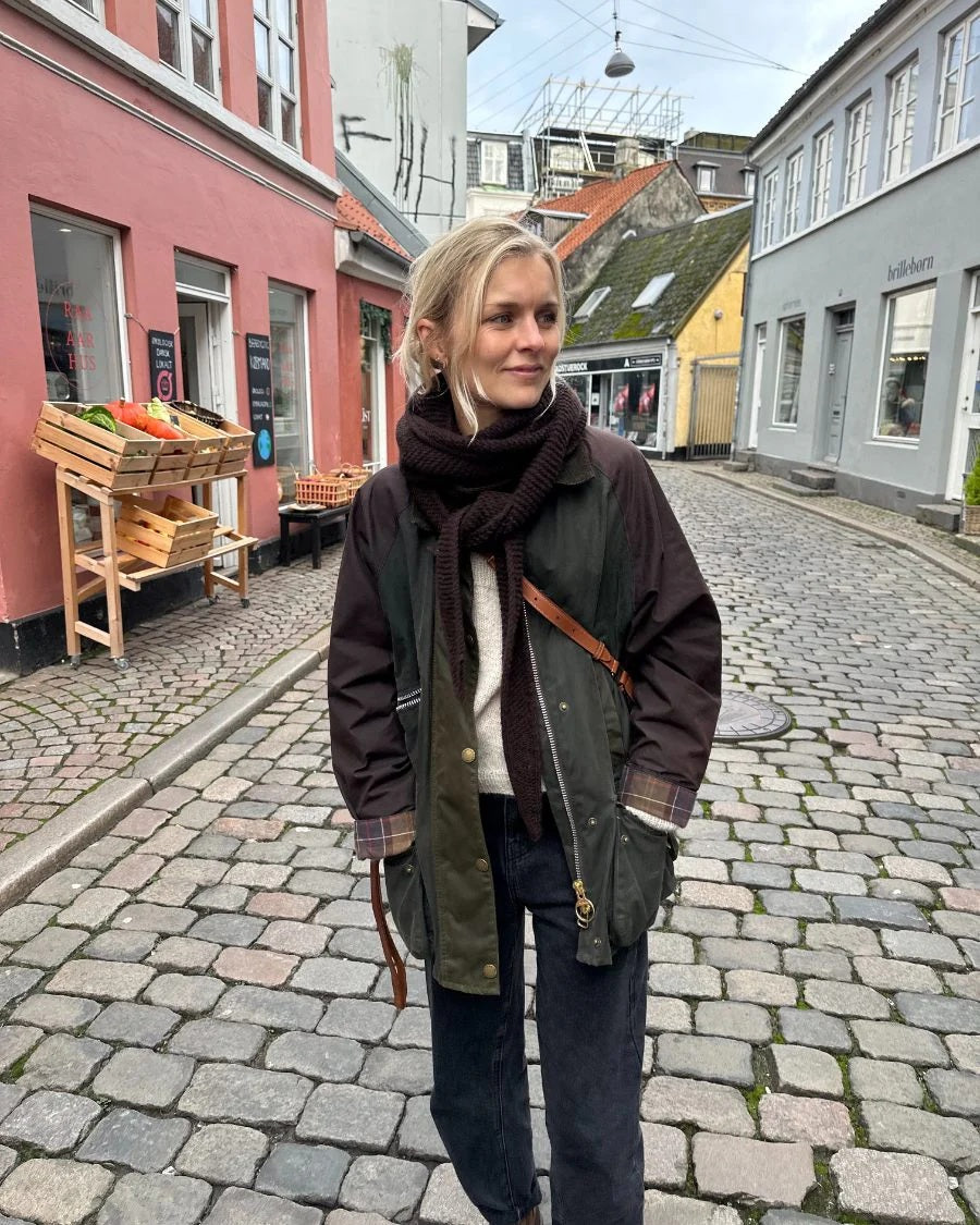 ひと続きで美しい形 ソフィーショール｜毛糸 & 日本語文章パターン付きキット｜PetiteKnit：プチニット