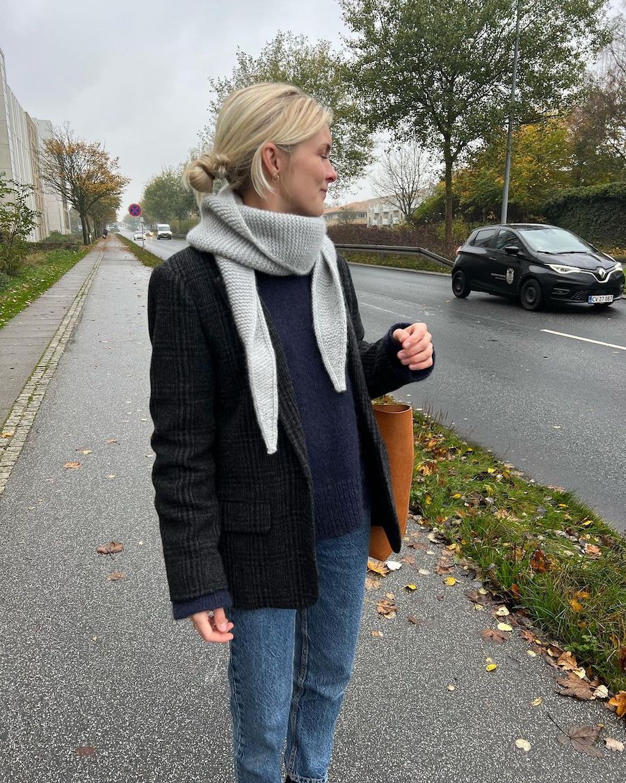 ひと続きで美しい形 ソフィーショール｜毛糸 & 日本語文章パターン付きキット｜PetiteKnit：プチニット