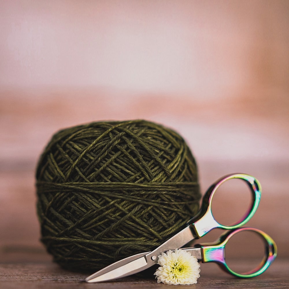 Knit Pro：ニットプロ 折り畳みバサミ レインボー マインドフル